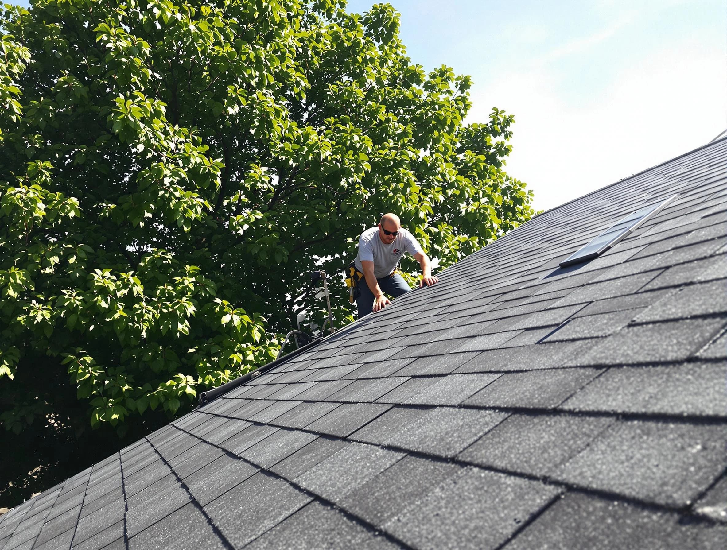 Certified roofers from Middleburg Heights Roofing Company working in Middleburg Heights, OH